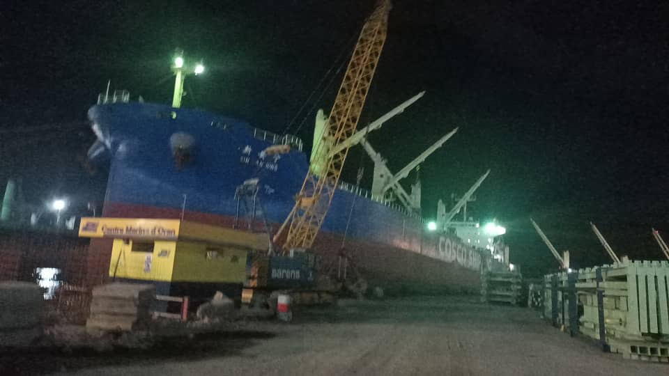 Night port operations at Oran – COSCO vessel